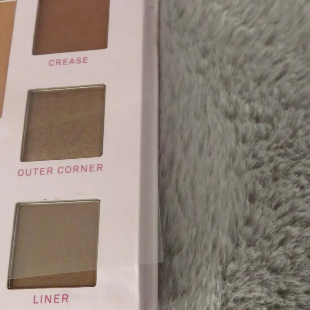 NEW Laura Geller 
